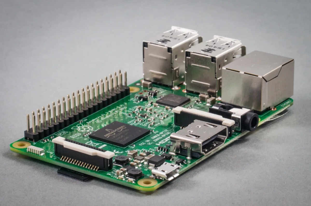 Placa Raspberry Pi 3 Model B para emulação de 8-bit, 16-bit e PS1
